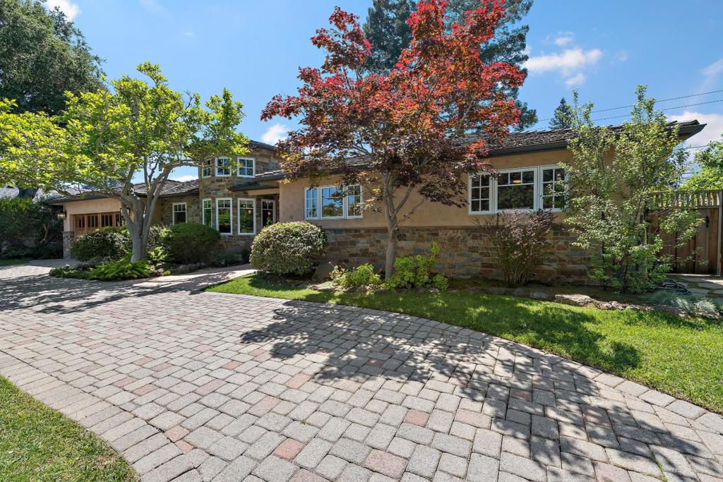 928 Altos Oaks Drive