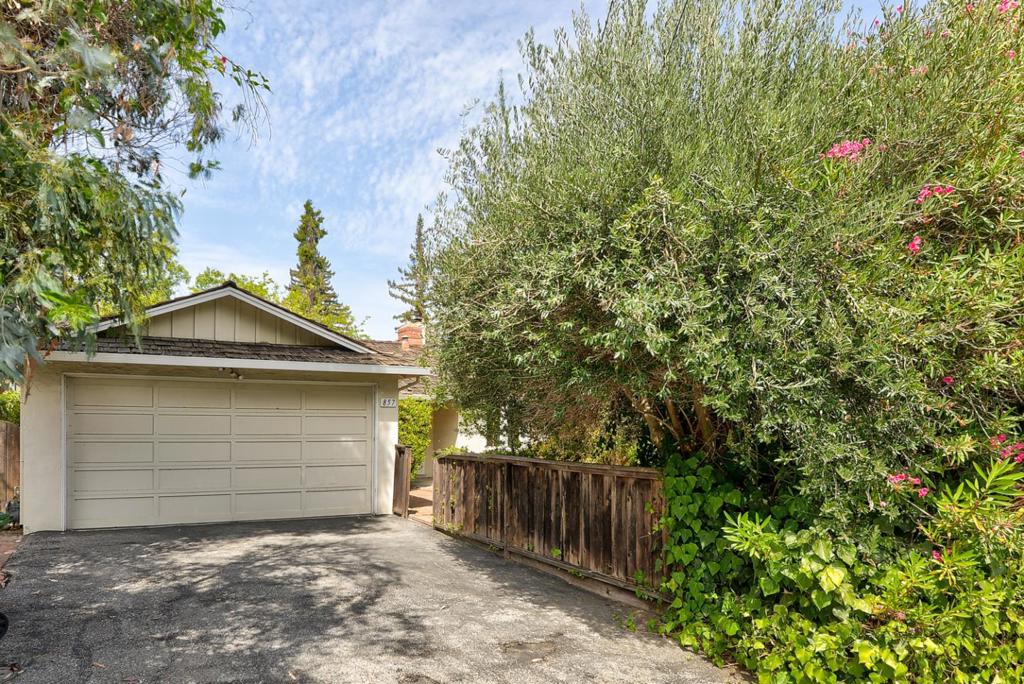 Located on a quiet cul-de-sac in the country club - this property is waiting for someone's vision! Top rated Los Altos schools!!