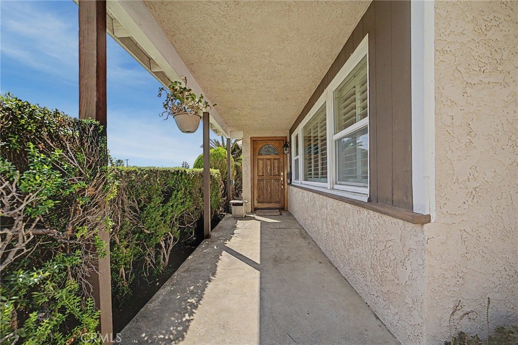 Properties 1 347 W Leeside