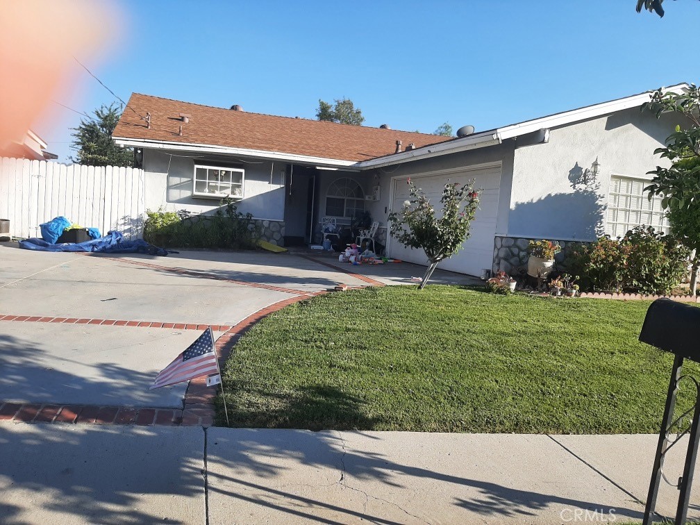 NICE HOME WAITING FOR NEW FAMILY. 4 BEDROOM 2 BATHROOM. READY TO SELL