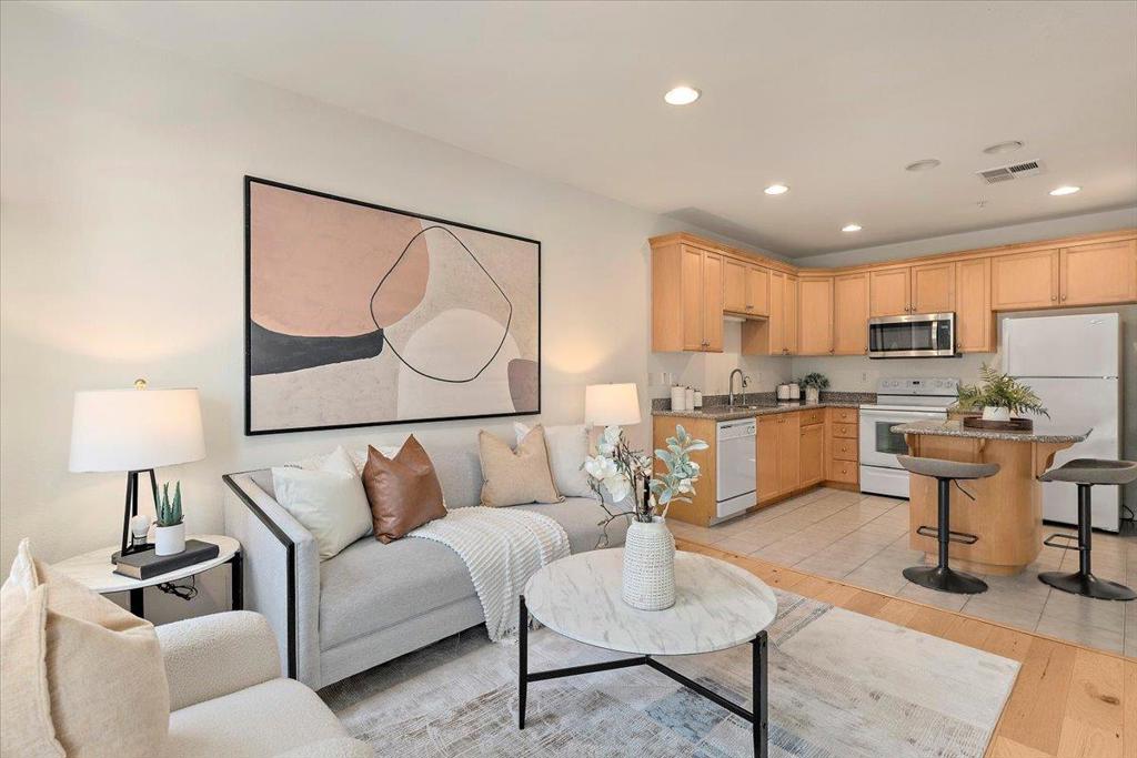 88 N Jackson Avenue 308