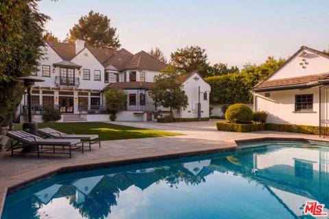 Photo of 628 N Sierra Drive, Beverly Hills, CA 90210 (MLS # 26994107)