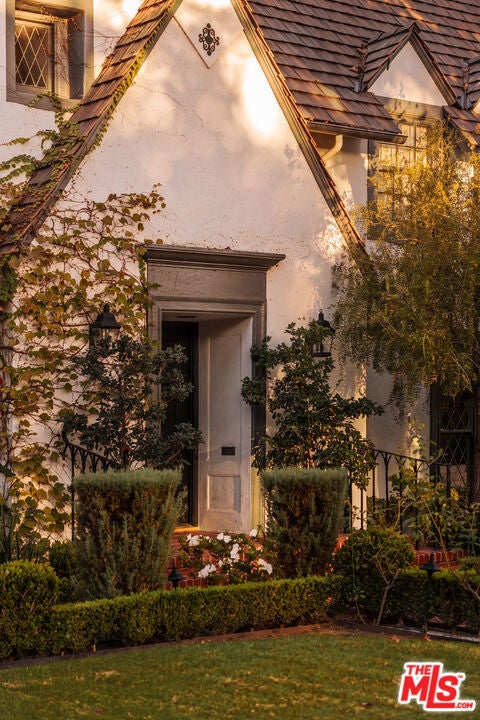 628 N Sierra Drive