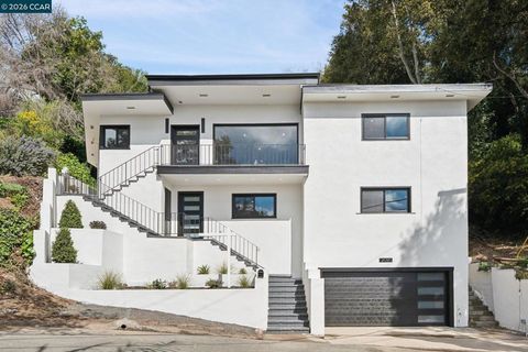 2090 Wrenn Oakland CA 94602