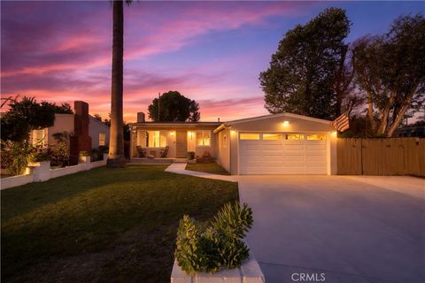 Photo of 843 W Blue Ash Rd, West Covina, CA 91790 (MLS # CV26064861)
