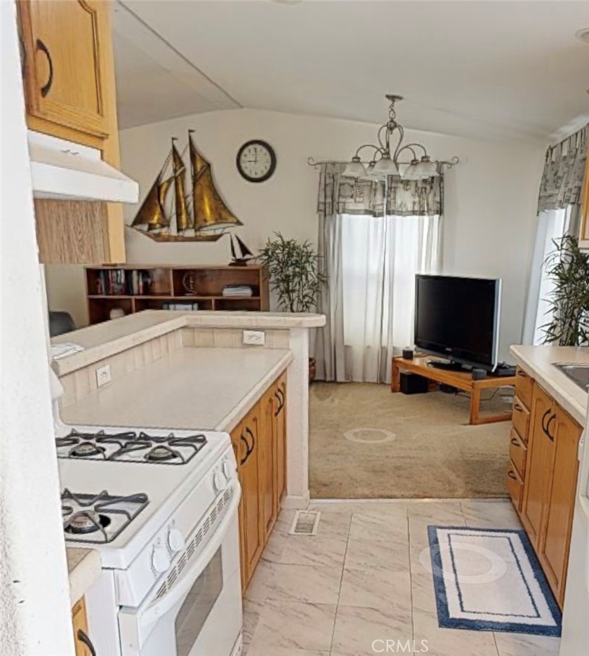 1660 Whittier Avenue 17