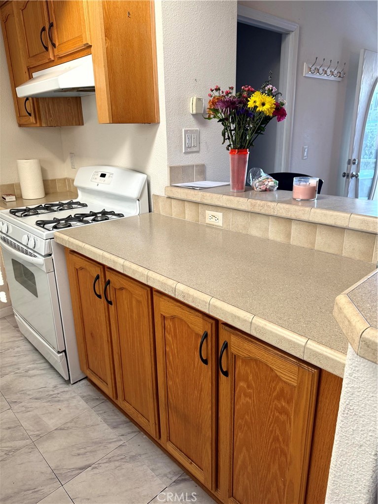 1660 Whittier Avenue 17