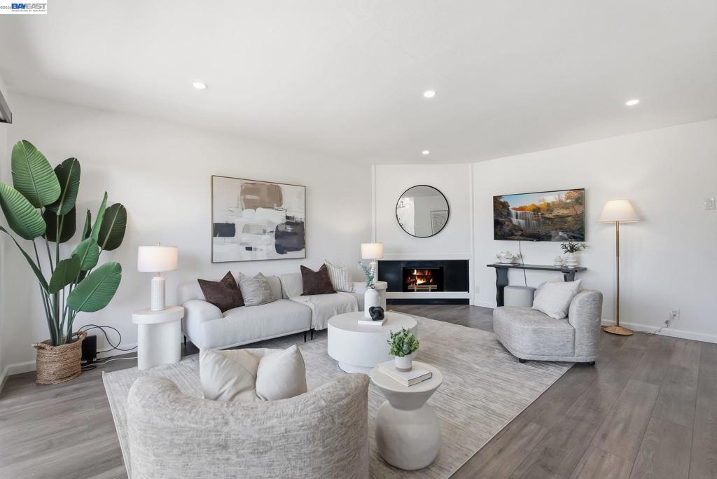 243 Castro St, San Leandro CA 94577