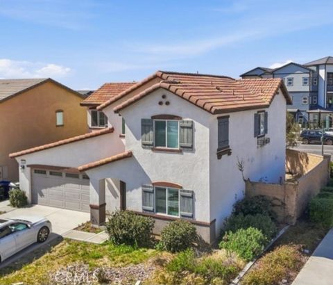 Photo of 7512 Sleepy Creek Ave, Fontana, CA 92336 (MLS # CV26057164)