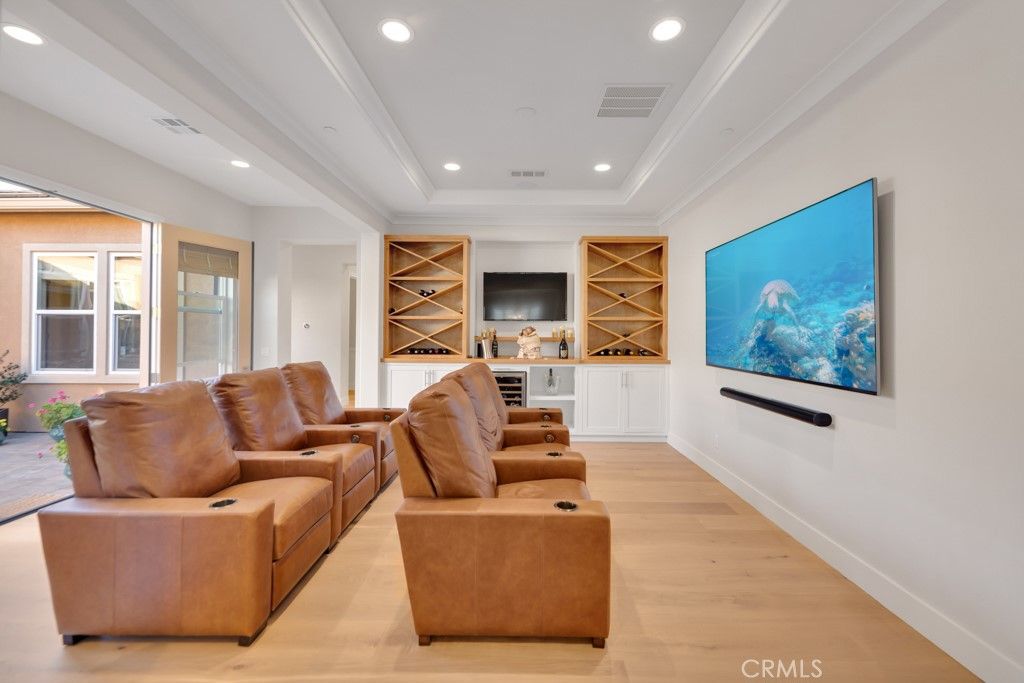 listing image 130728515770912691641