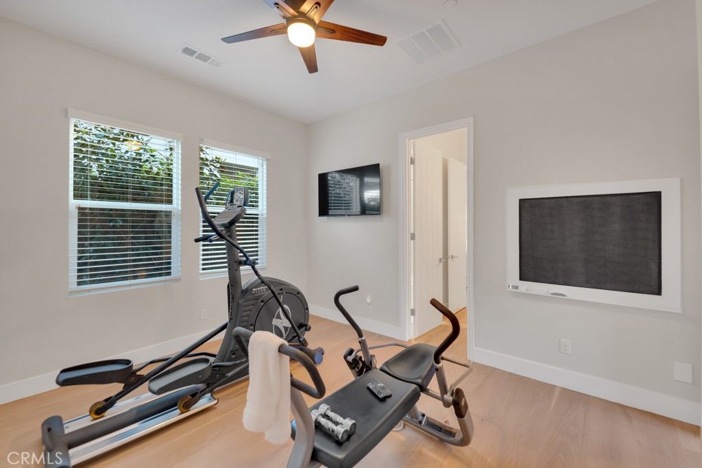 listing image 130729322330848620527