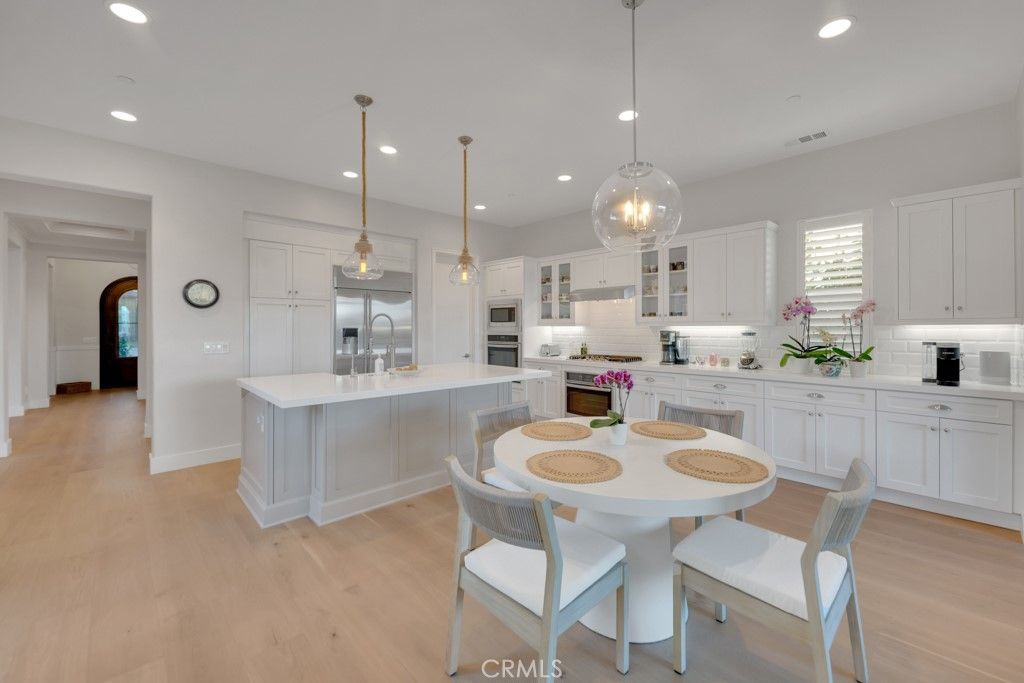 listing image 130729052561717512300