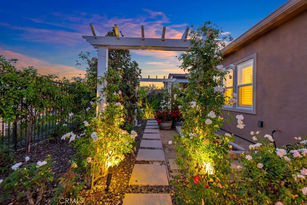 listing image 130723465715368766266