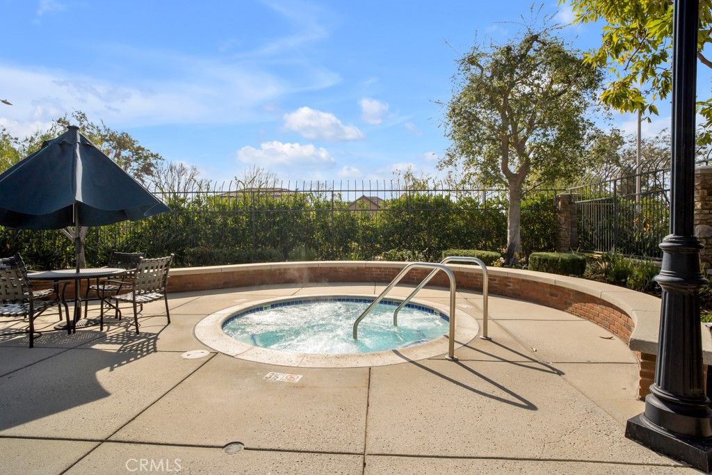 listing image 130727628439832568314