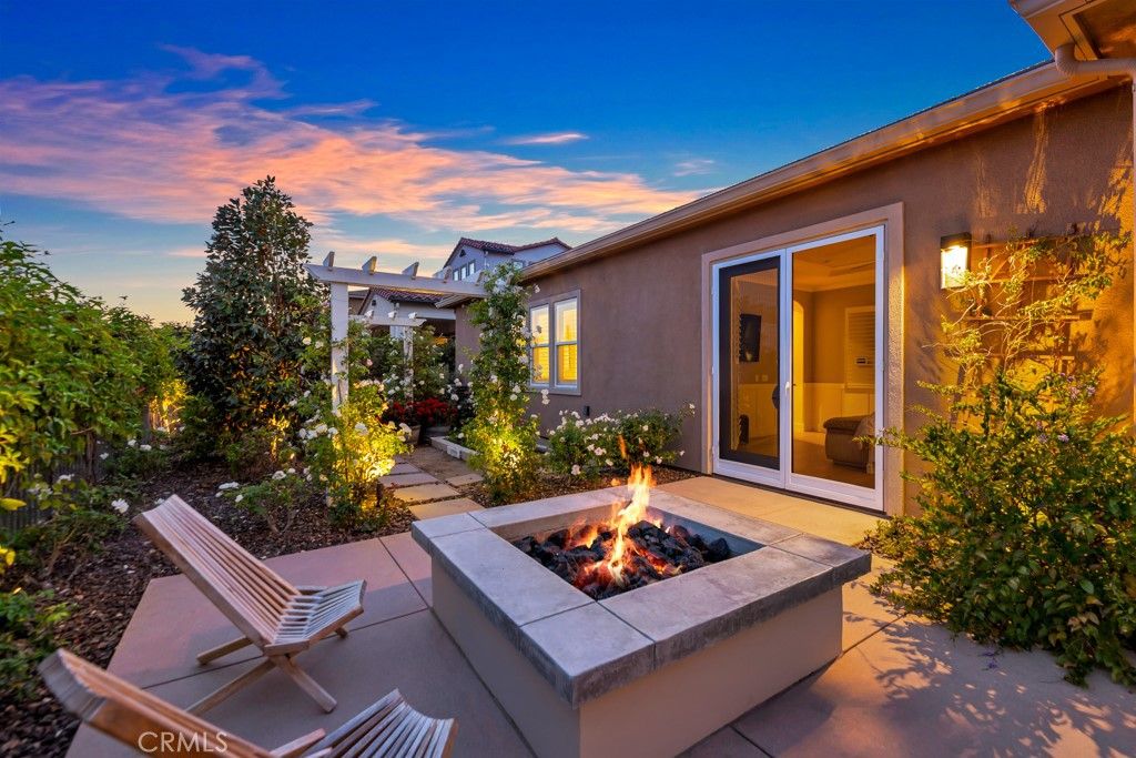listing image 130725660258821945874