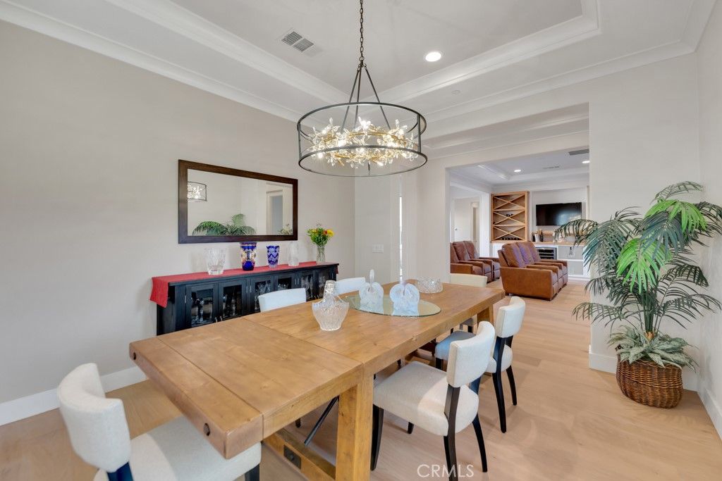 listing image 130725929799065902660