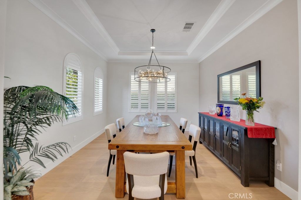 listing image 130723521844759814286