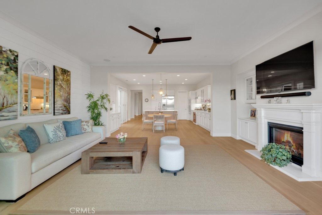 listing image 130729158335545308530