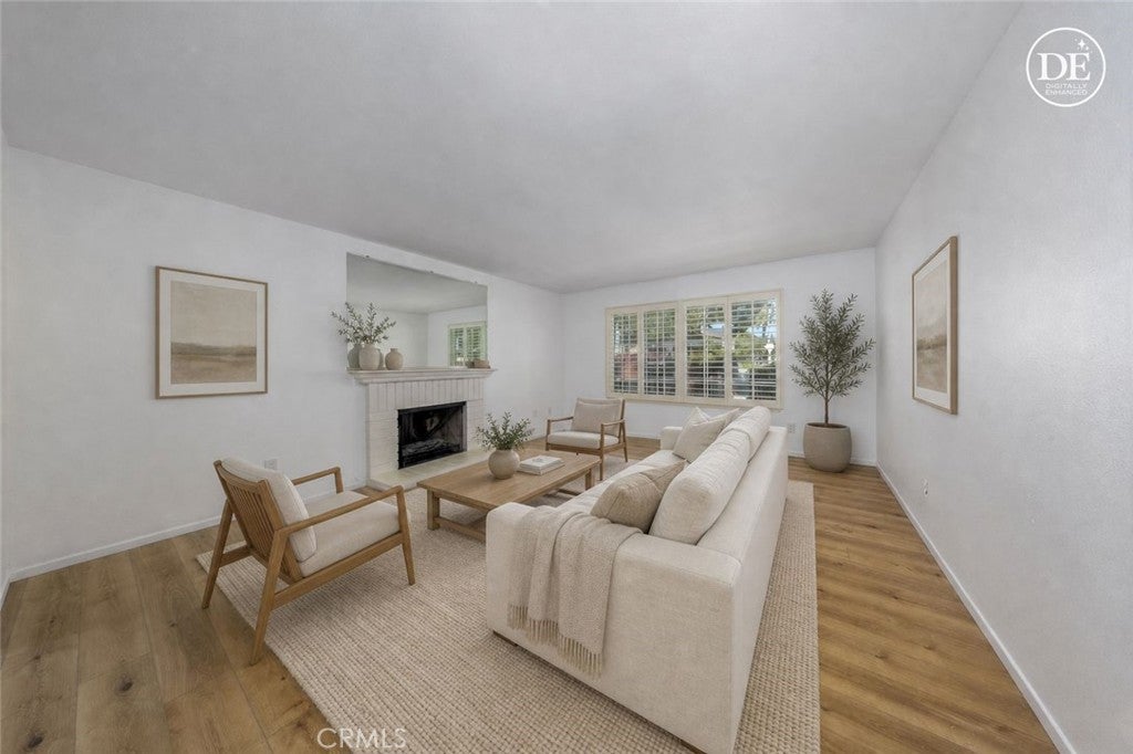 2073 S Lincoln