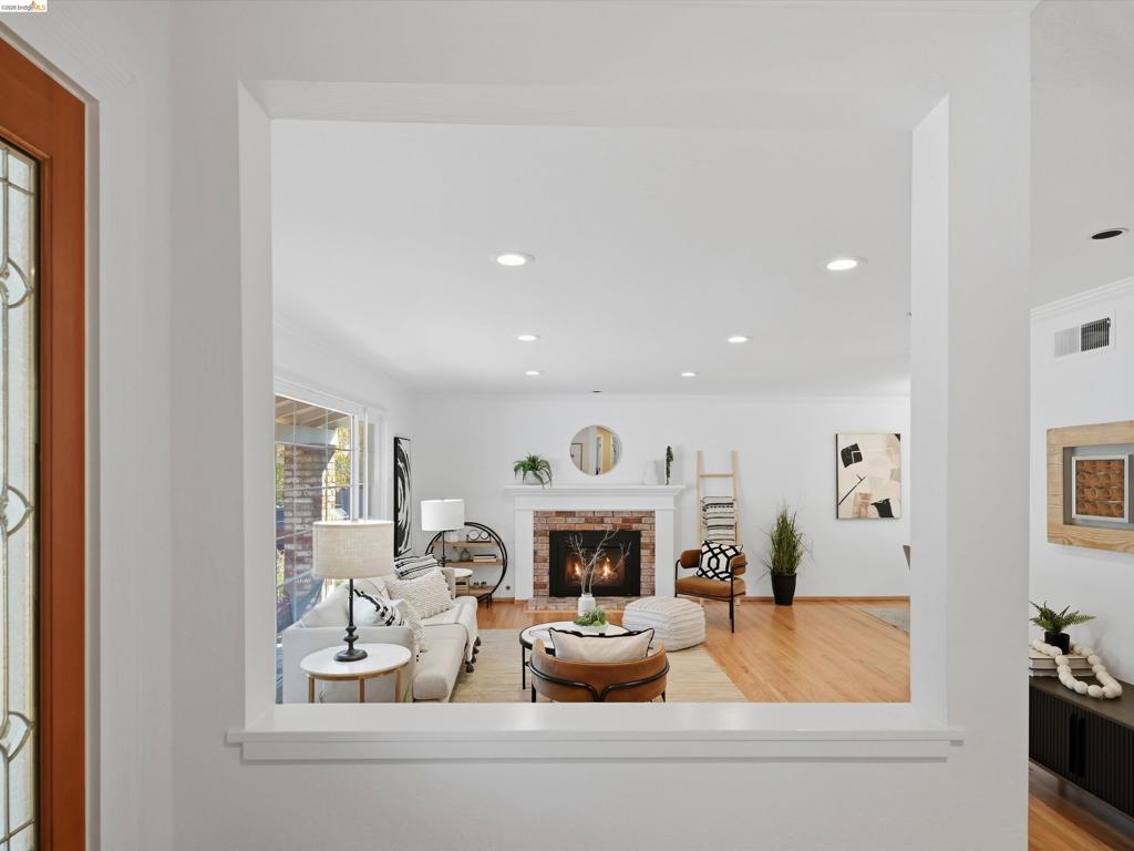 255 Knight Dr