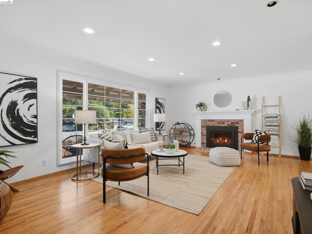 255 Knight Dr