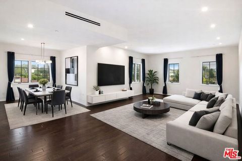 Photo of 225 S Hamilton Drive #304, Beverly Hills, CA 90211 (MLS # 26673305)