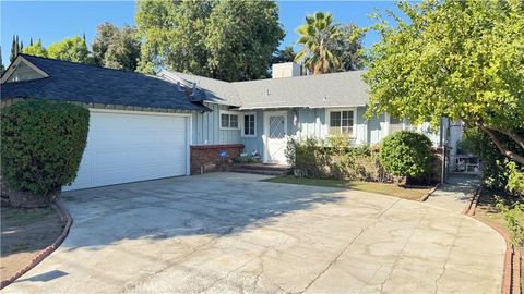 15815 Bassett Street Lake Balboa CA 91406
