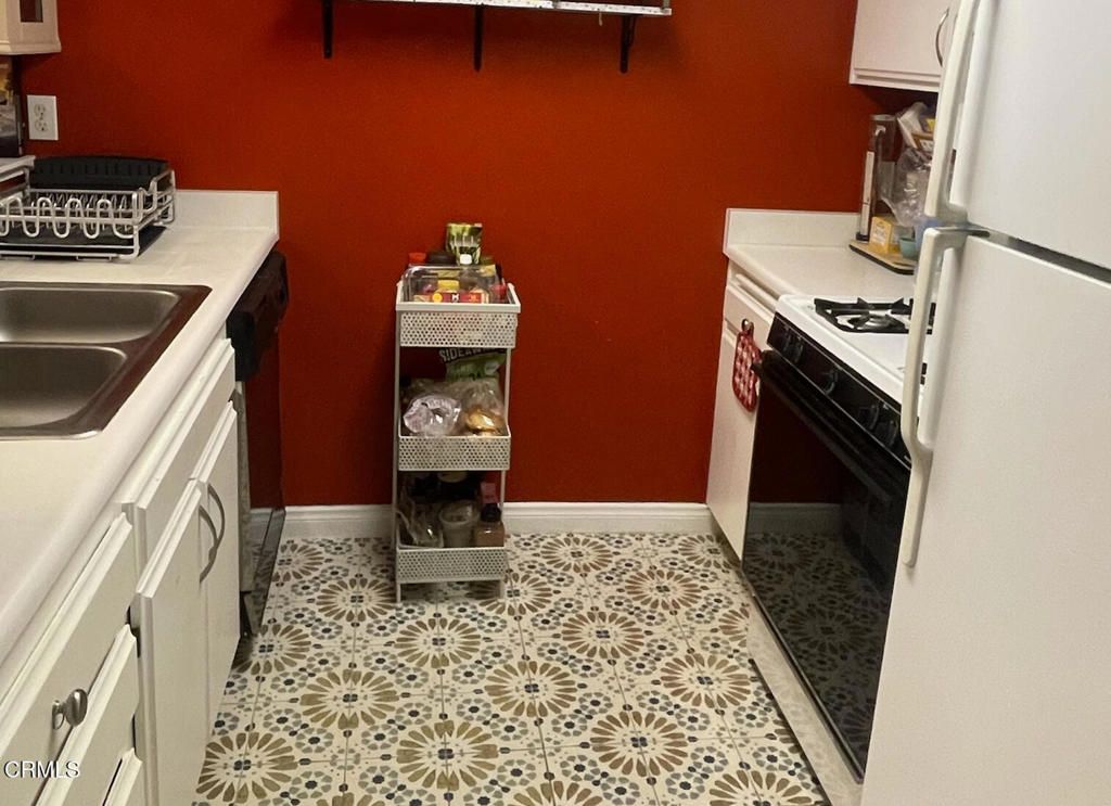 Photo of 865 S B Street #L-2, Oxnard, CA 93030 (MLS # V1-32828)