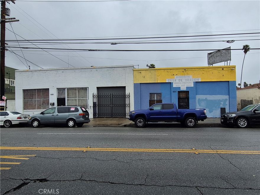 Located at 6080 South Hoover Street, this property offers 5,400 SF of prime retail space with the option to expand up to 7,800 SF by combining it with the adjacent 2,400 SF unit at 6084 South Hoover Street. The space includes a mezzanine area suitable for storage. Both spaces share a rear parking lot, ensuring convenient access for customers and employees. Set on two combined lots totaling 10,800 SF, the property is zoned LC-C3 (Los Angeles County Commercial General), suitable for a wide range of retail and commercial uses. Surrounded by national brands like Jack in the Box, Taco Bell, McDonald’s, and Wingstop, as well as popular Central LA eateries, the site benefits from strong foot and vehicle traffic. Its close proximity to the 10 and 110 freeways and Downtown LA provides outstanding connectivity and visibility.