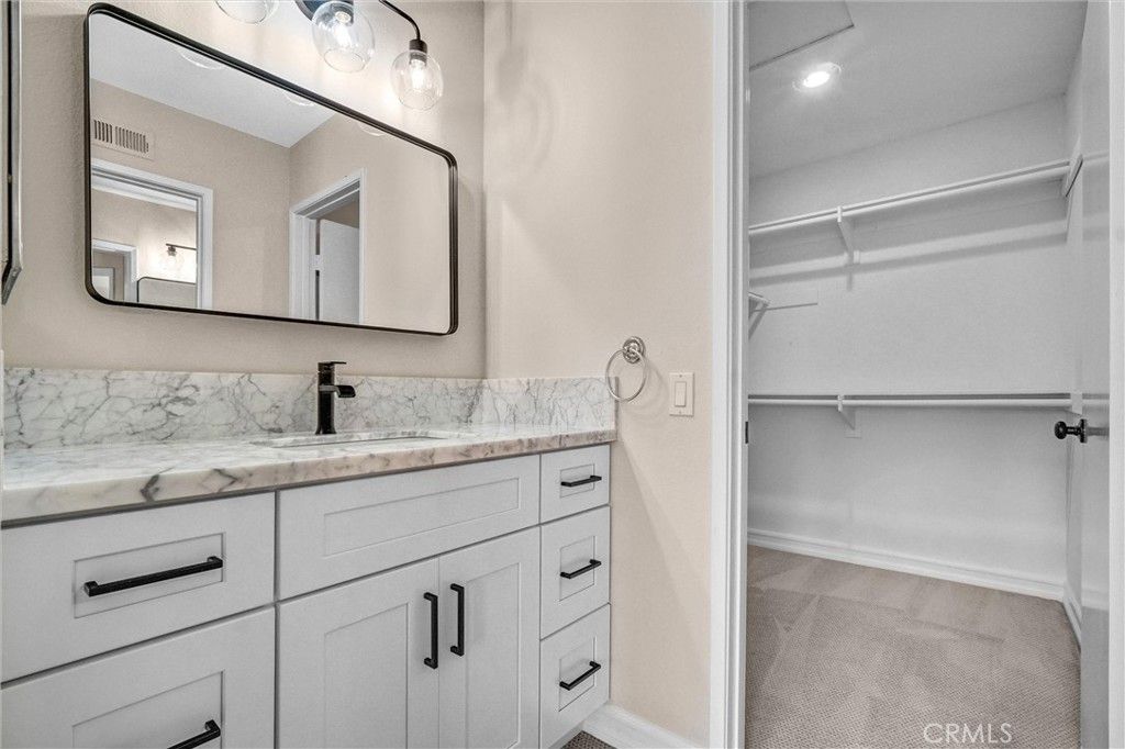 listing image 130726796624107123996