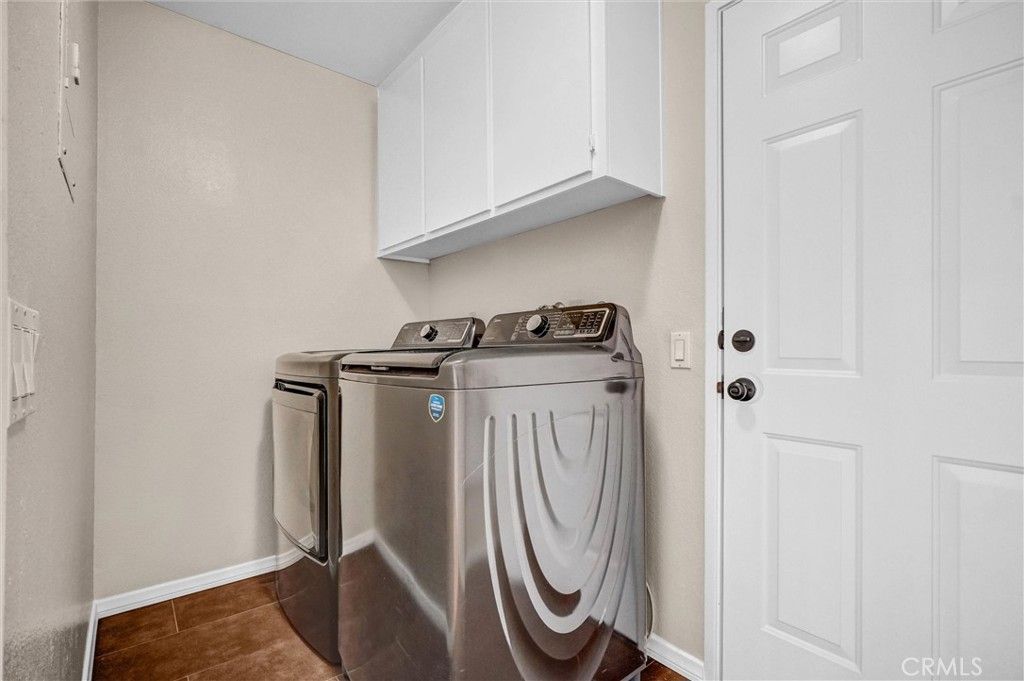 listing image 130727449563180241966
