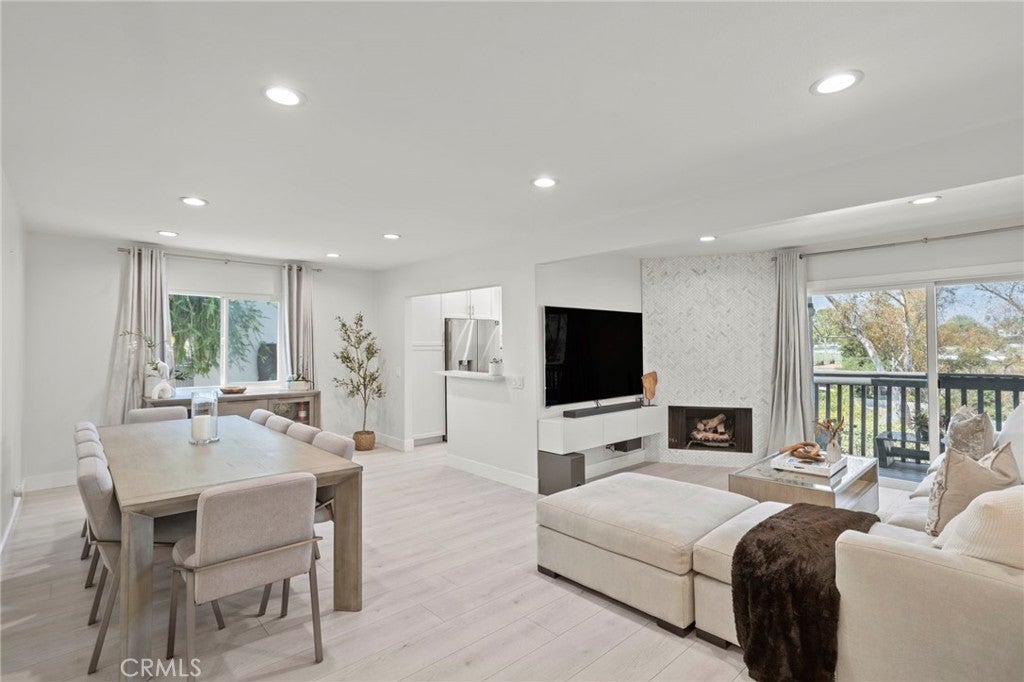 1854 Rainbow Terrace