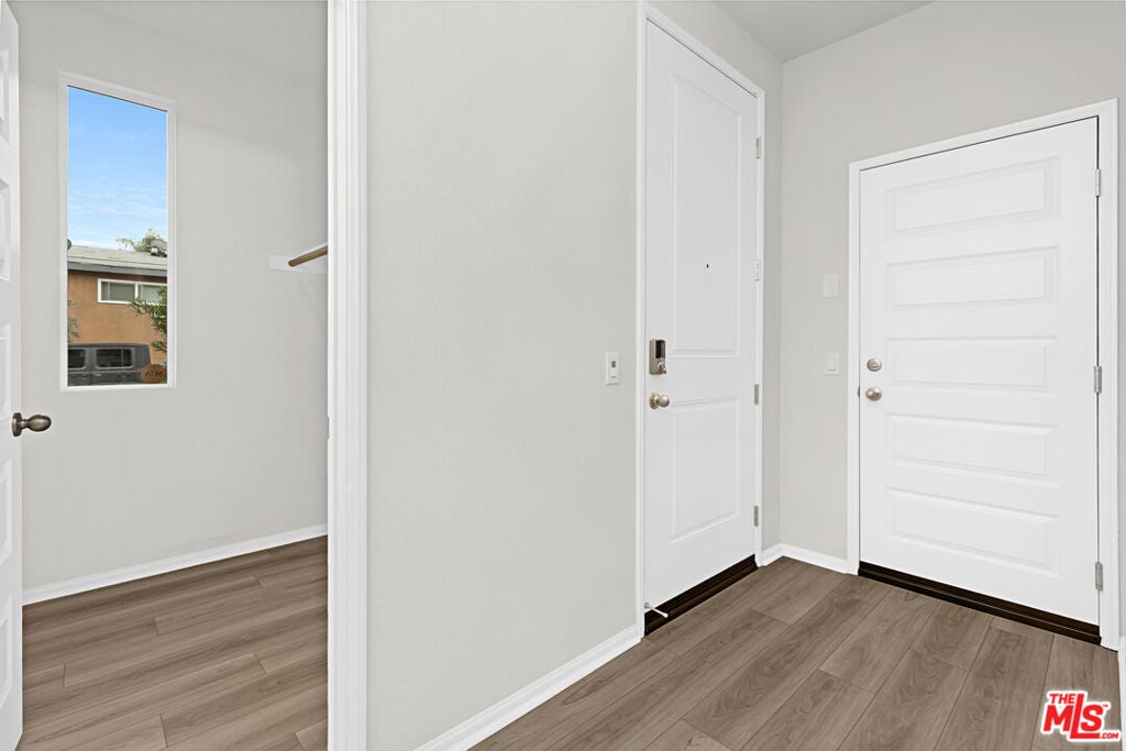 220 Lockhart Way
