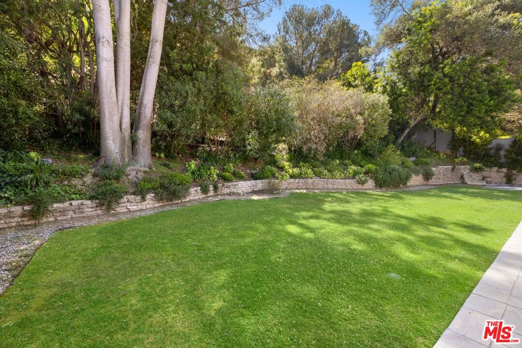 501 Cascada Way, Los Angeles CA 90049