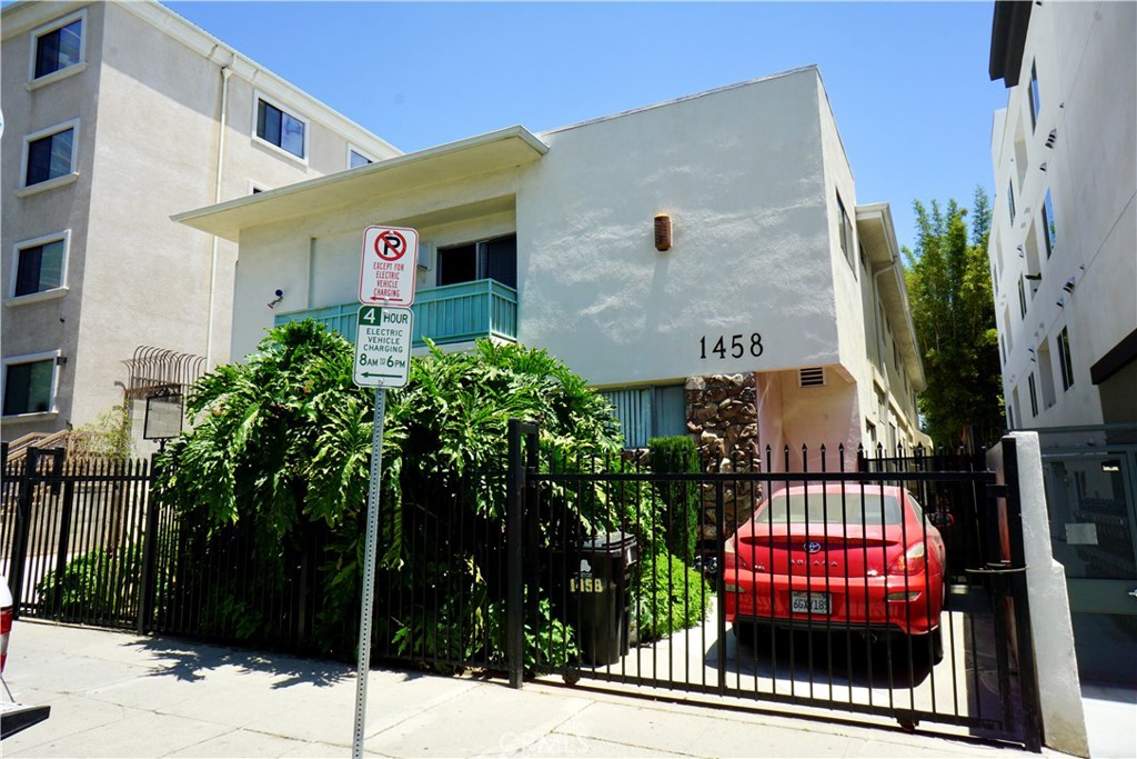 Properties 2 1458 Tamarind Avenue