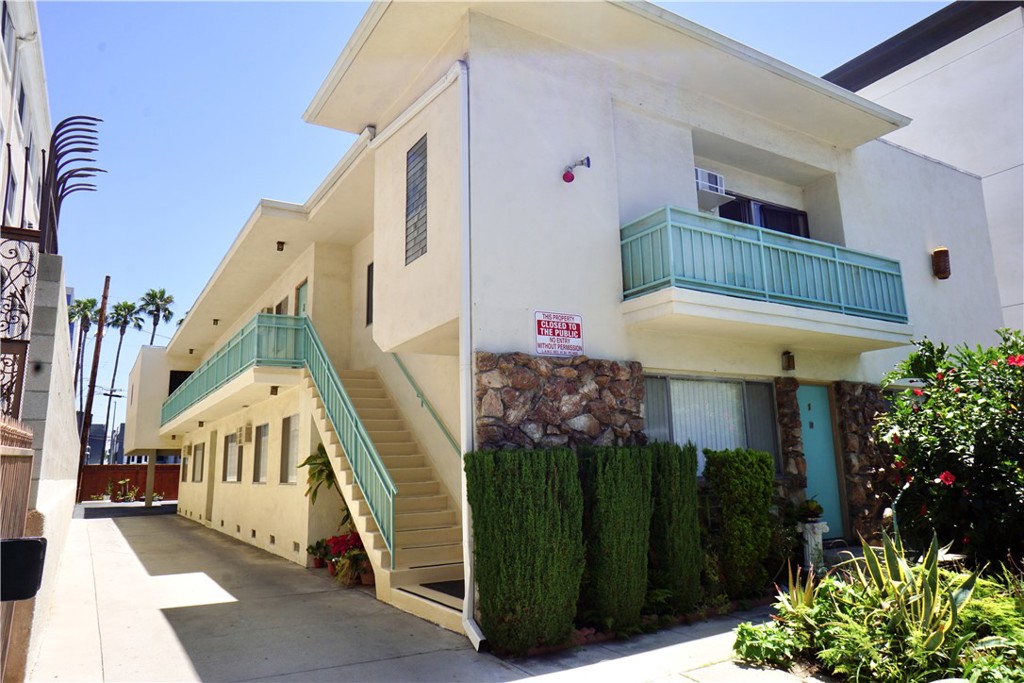 Properties 1 1458 Tamarind Avenue