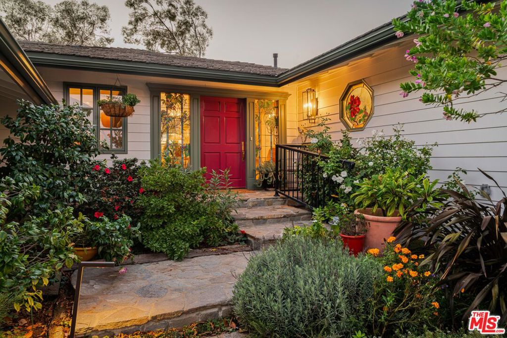 608 Piropo Court