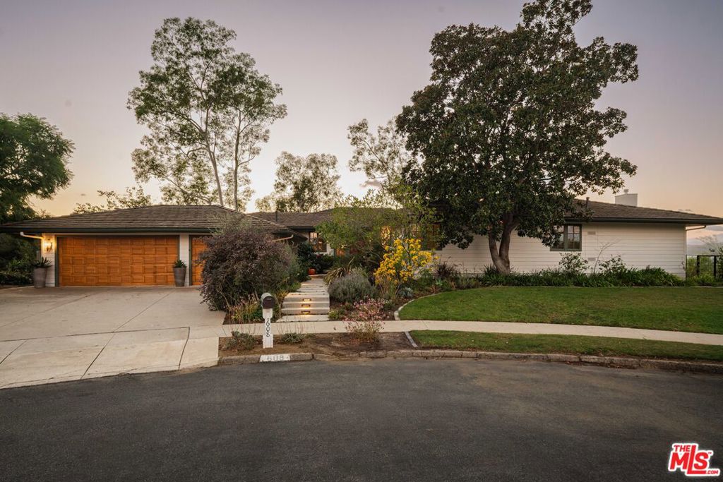 608 Piropo Court