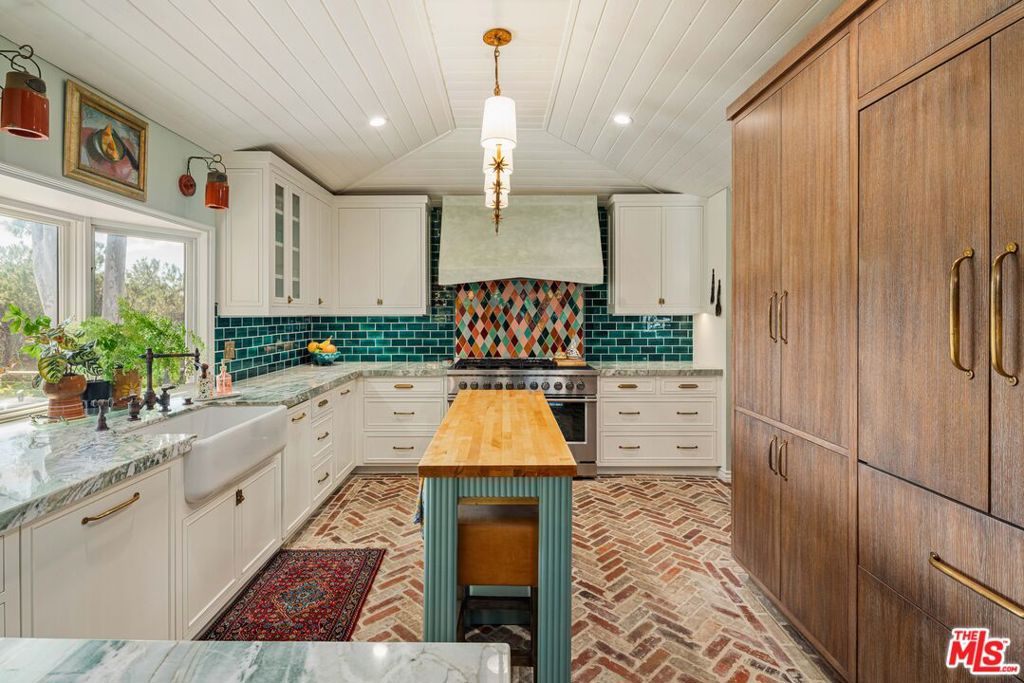608 Piropo Court