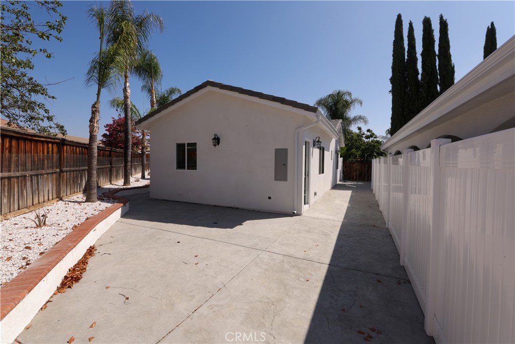 Be the first to live in this newly built, private ADU located by a fully remodeled 5 bed / 4 bath main home. With 1,062 SF of bright, open living space, this unit features all new appliances, modern finishes, and its own entrance ideal for those seeking comfort, style, and privacy. Move-in ready, don’t miss this rare opportunity!
Applications processed on a first come, first qualified, first served basis.
Option to rent together with the main home