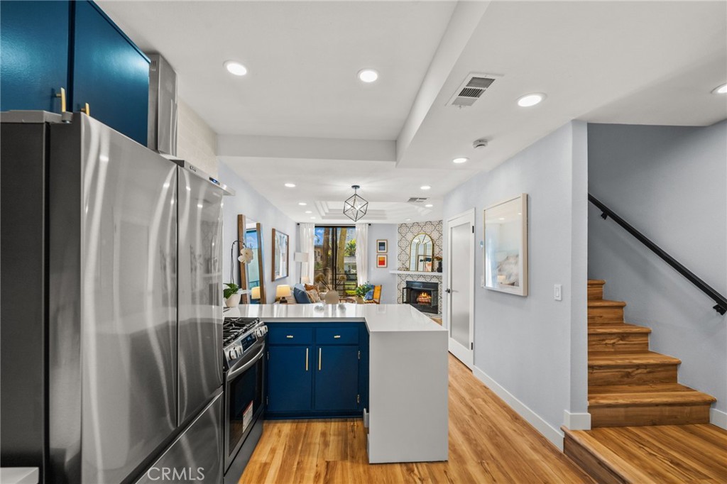 2500 Abbot Kinney 10