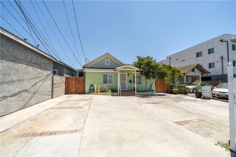 Photo of 1640 Arapahoe Street, Los Angeles, CA 90006 (MLS # GD26144243)
