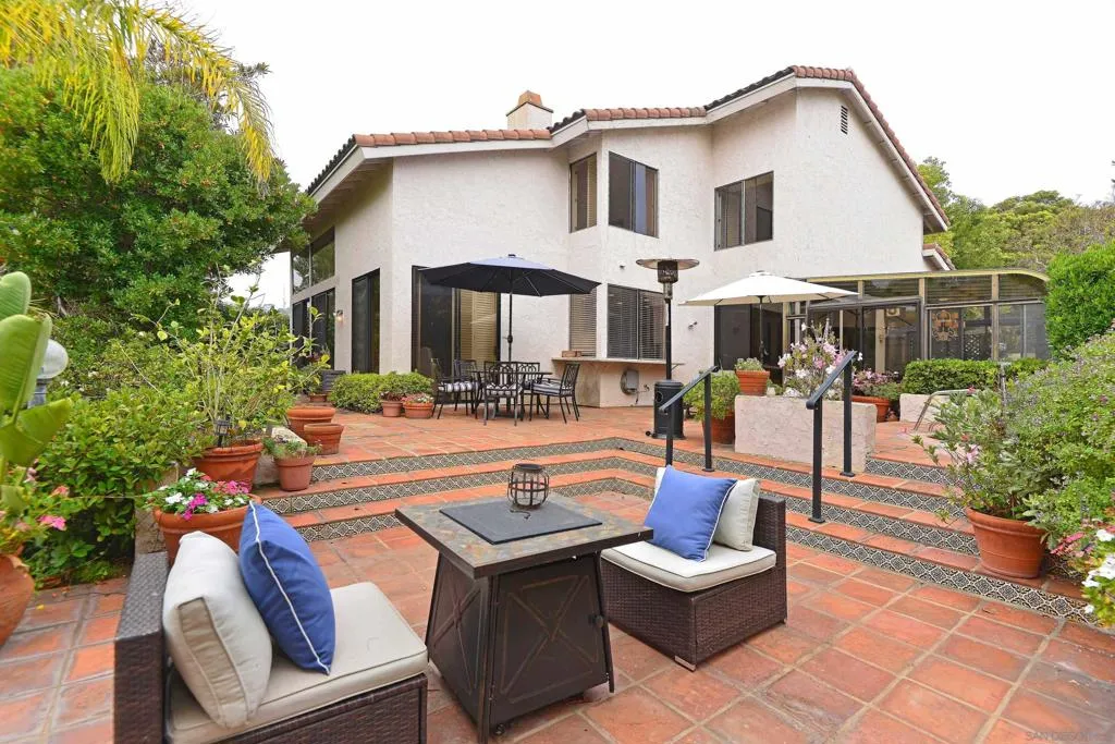 La Jolla, California 92037, United States, 5 Bedrooms Bedrooms, ,4 BathroomsBathrooms,Residential,Active,192251