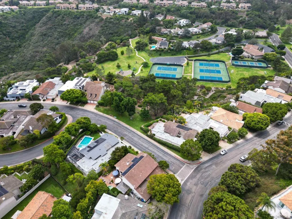 La Jolla, California 92037, United States, 5 Bedrooms Bedrooms, ,4 BathroomsBathrooms,Residential,Active,192251