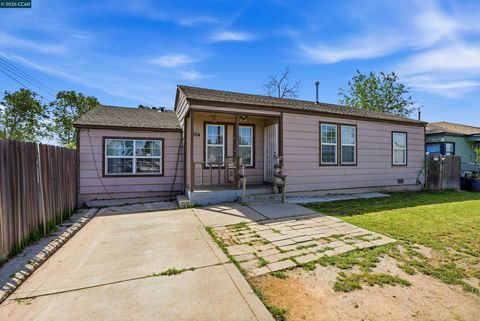 Photo of 1704 Grand Ave Ave, Sacramento, CA 95838 (MLS # 41132283)