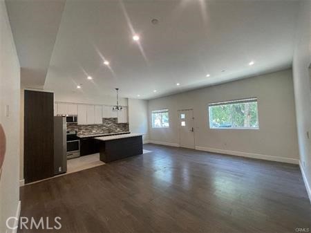 6445 Woodley Avenue 101