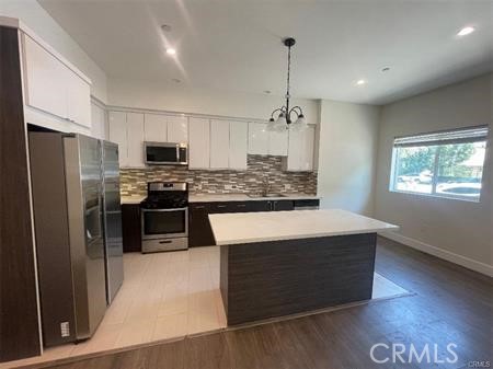 6445 Woodley Avenue 101