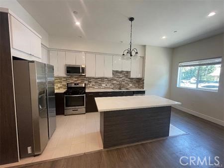 6445 Woodley Avenue 101