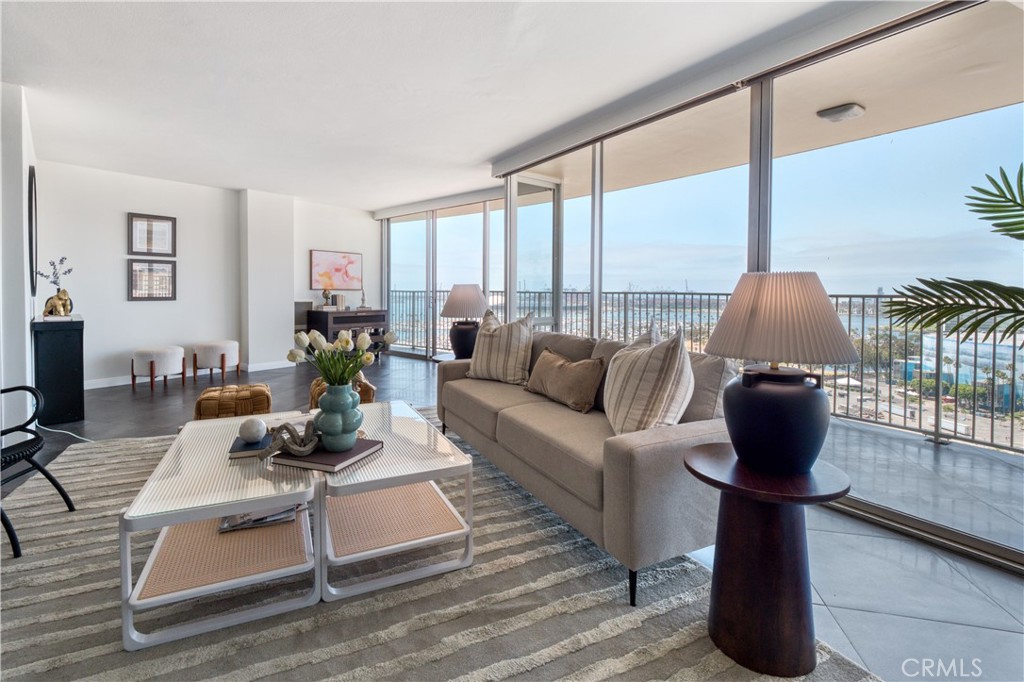 700 E Ocean Boulevard 2508