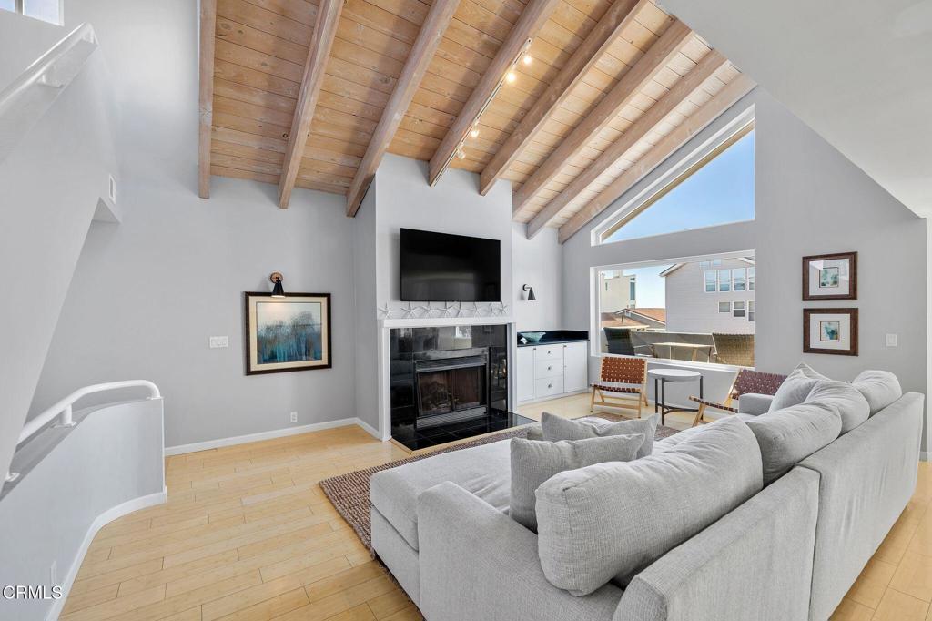 Oxnard, California, 93035, United States, 4 Bedrooms Bedrooms, ,3 BathroomsBathrooms,Residential,Active,2031021